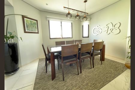 Apartamento à venda com 250m², 4 quartos e 4 vagasSala de Jantar