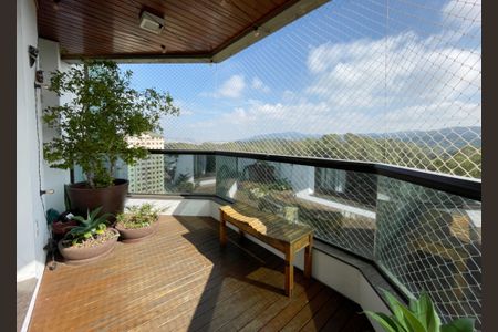 Apartamento à venda com 250m², 4 quartos e 4 vagasVaranda da Sala