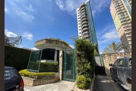 Apartamento à venda com 250m², 4 quartos e 4 vagasFachada