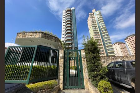 Apartamento à venda com 250m², 4 quartos e 4 vagasFachada