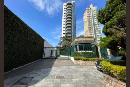 Apartamento à venda com 250m², 4 quartos e 4 vagasFachada