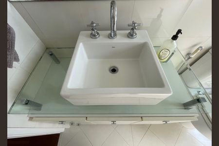 Apartamento à venda com 250m², 4 quartos e 4 vagasBanheiro da Suíte 3