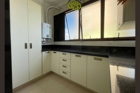 Apartamento à venda com 250m², 4 quartos e 4 vagasÁrea de serviço