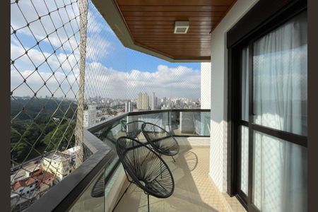 Apartamento à venda com 250m², 4 quartos e 4 vagasVaranda da Suíte 