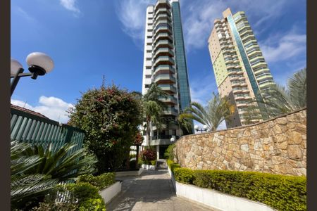 Apartamento à venda com 250m², 4 quartos e 4 vagasFachada