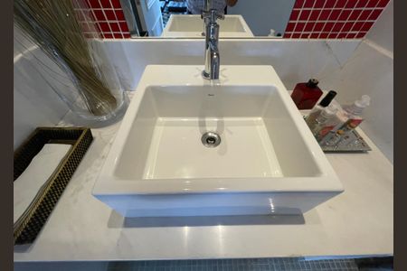 Apartamento à venda com 250m², 4 quartos e 4 vagasBanheiro social