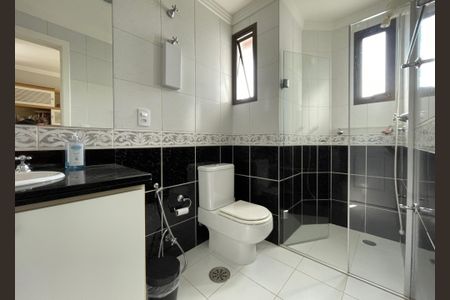 Apartamento à venda com 250m², 4 quartos e 4 vagasBanheiro Social