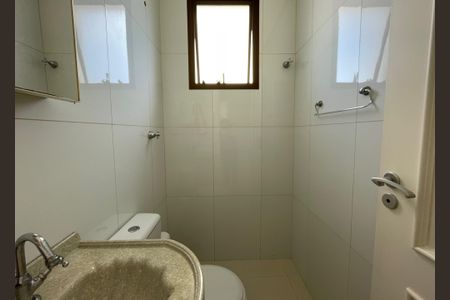 Apartamento à venda com 250m², 4 quartos e 4 vagasBanheiro de serviço
