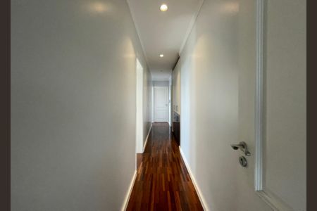 Apartamento à venda com 250m², 4 quartos e 4 vagasCorredor
