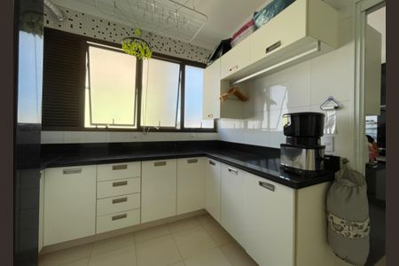 Apartamento à venda com 250m², 4 quartos e 4 vagasÁrea de serviço