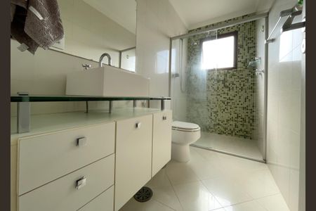 Apartamento à venda com 250m², 4 quartos e 4 vagasBanheiro da Suíte 3