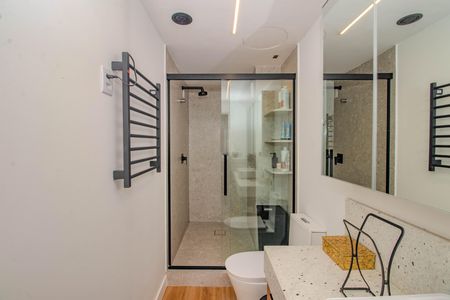 Apartamento à venda com 100m², 3 quartos e 1 vaga Apartamento à venda com 100m², 3 quartos e 1 vagaBanheiro da Suíte