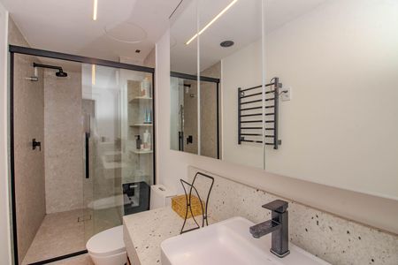 Apartamento à venda com 100m², 3 quartos e 1 vaga Apartamento à venda com 100m², 3 quartos e 1 vagaBanheiro da Suíte