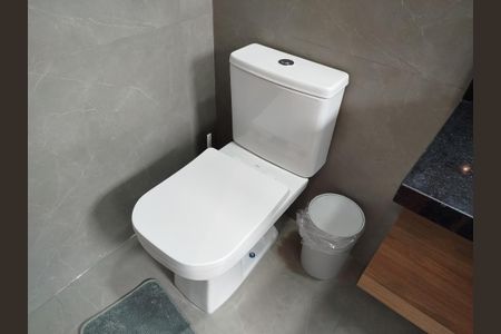 Banheiro de kitnet/studio para alugar com 1 quarto, 35m² em Tatuapé, São Paulo