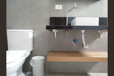 Banheiro de kitnet/studio para alugar com 1 quarto, 35m² em Tatuapé, São Paulo