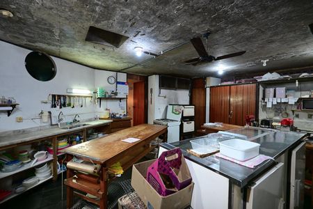 Garagem de casa à venda com 4 quartos, 374m² em Vila Sonia, São Paulo