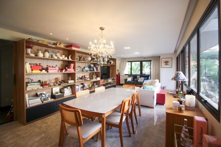 Apartamento para alugar com 156m², 2 quartos e 3 vagasSala