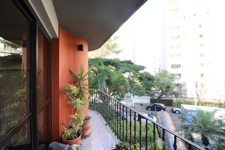Apartamento para alugar com 156m², 2 quartos e 3 vagasVaranda