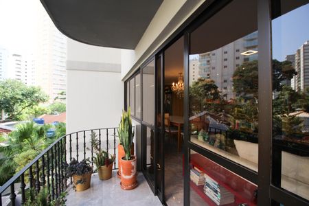 Apartamento para alugar com 156m², 2 quartos e 3 vagasVaranda