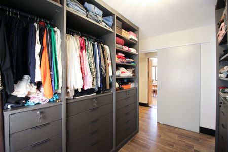 Apartamento para alugar com 156m², 2 quartos e 3 vagasCloset da suíte