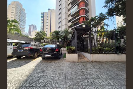 Apartamento para alugar com 156m², 2 quartos e 3 vagasFachada