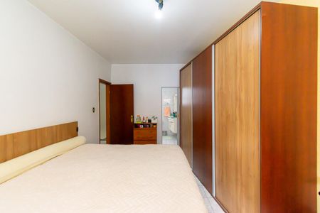 Casa à venda com 340m², 4 quartos e 6 vagasSuíte 2