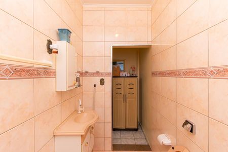 Casa à venda com 340m², 4 quartos e 6 vagasBanheiro da Suíte 1