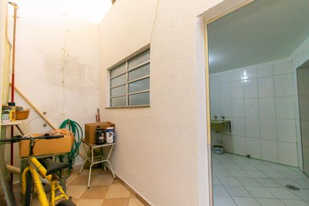 Casa à venda com 340m², 4 quartos e 6 vagasLavanderia