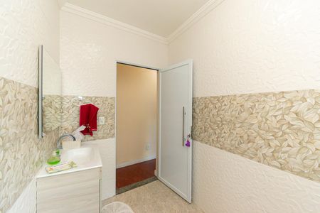 Casa à venda com 340m², 4 quartos e 6 vagasBanheiro 4