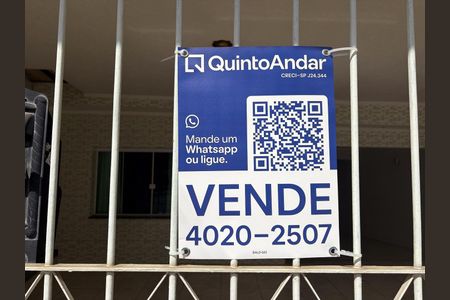 Casa à venda com 340m², 4 quartos e 6 vagasPlaca instalada