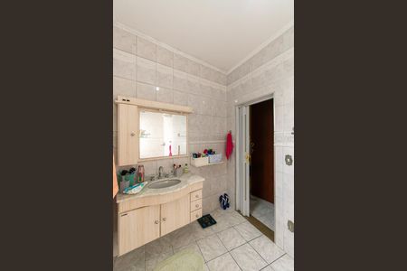 Casa à venda com 340m², 4 quartos e 6 vagasBanheiro da Suíte 2 