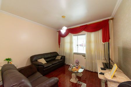 Casa à venda com 340m², 4 quartos e 6 vagasSala