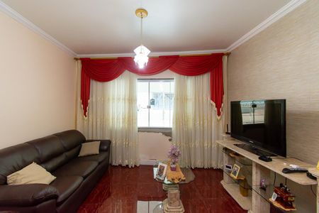 Casa à venda com 340m², 4 quartos e 6 vagasSala
