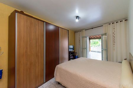 Casa à venda com 340m², 4 quartos e 6 vagasSuíte 2