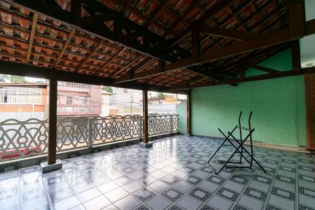 Casa à venda com 340m², 4 quartos e 6 vagasSuíte 2 - Varanda