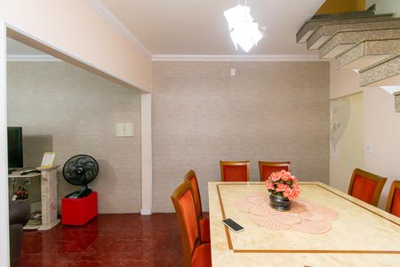 Casa à venda com 340m², 4 quartos e 6 vagasSala de Jantar