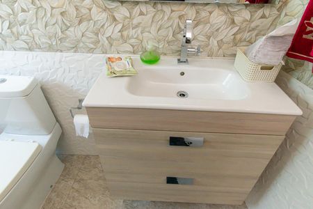 Casa à venda com 340m², 4 quartos e 6 vagasBanheiro 4