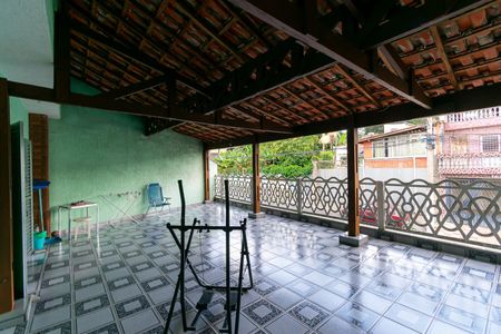 Casa à venda com 340m², 4 quartos e 6 vagasSuíte 2 - Varanda