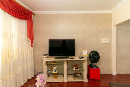 Casa à venda com 340m², 4 quartos e 6 vagasSala