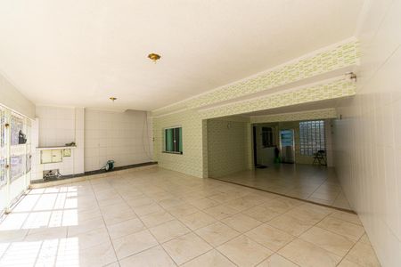 Casa à venda com 340m², 4 quartos e 6 vagasGaragem