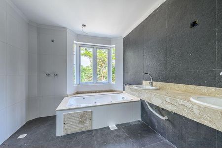 Casa à venda com 294m², 3 quartos e 3 vagasCasa 10