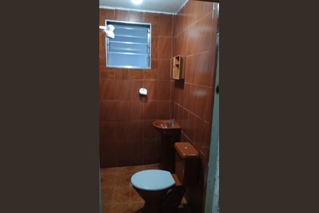 Banheiro 1 de casa para alugar com 1 quarto, 35m² em Centro, Cotia