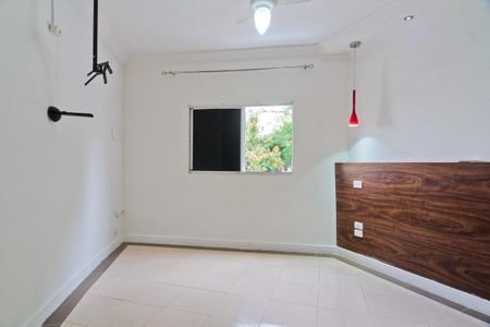Quarto 1 de casa para alugar com 2 quartos, 100m² em Jardim Monjolo, São Paulo