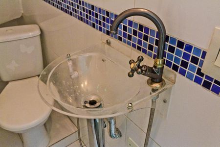 Lavabo de casa para alugar com 2 quartos, 100m² em Jardim Monjolo, São Paulo