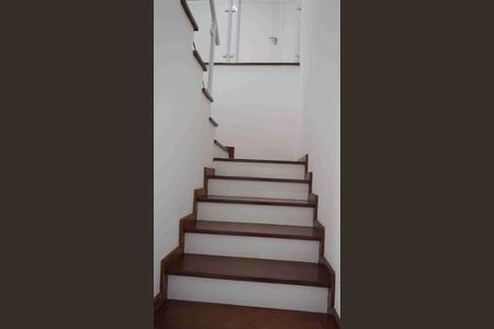 Casa para alugar com 340m², 4 quartos e 2 vagas Casa para alugar com 340m², 4 quartos e 2 vagasAcesso ao piso superior