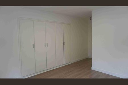 Casa para alugar com 340m², 4 quartos e 2 vagas Casa para alugar com 340m², 4 quartos e 2 vagasSuite4