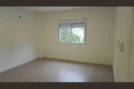 Casa para alugar com 340m², 4 quartos e 2 vagas Casa para alugar com 340m², 4 quartos e 2 vagasSuite4