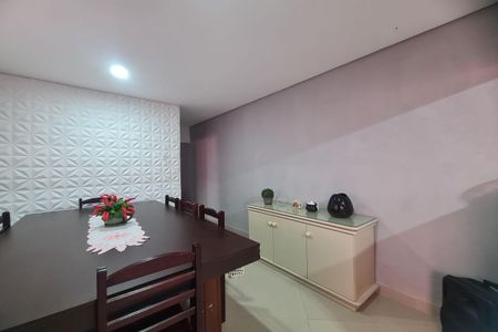 Casa à venda com 125m², 2 quartos e 1 vaga