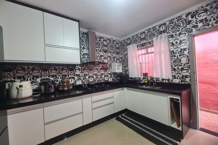 Casa à venda com 125m², 2 quartos e 1 vaga