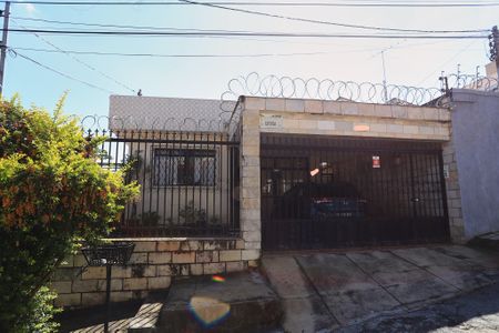 Casa para alugar com 206m², 4 quartos e 3 vagasFachada